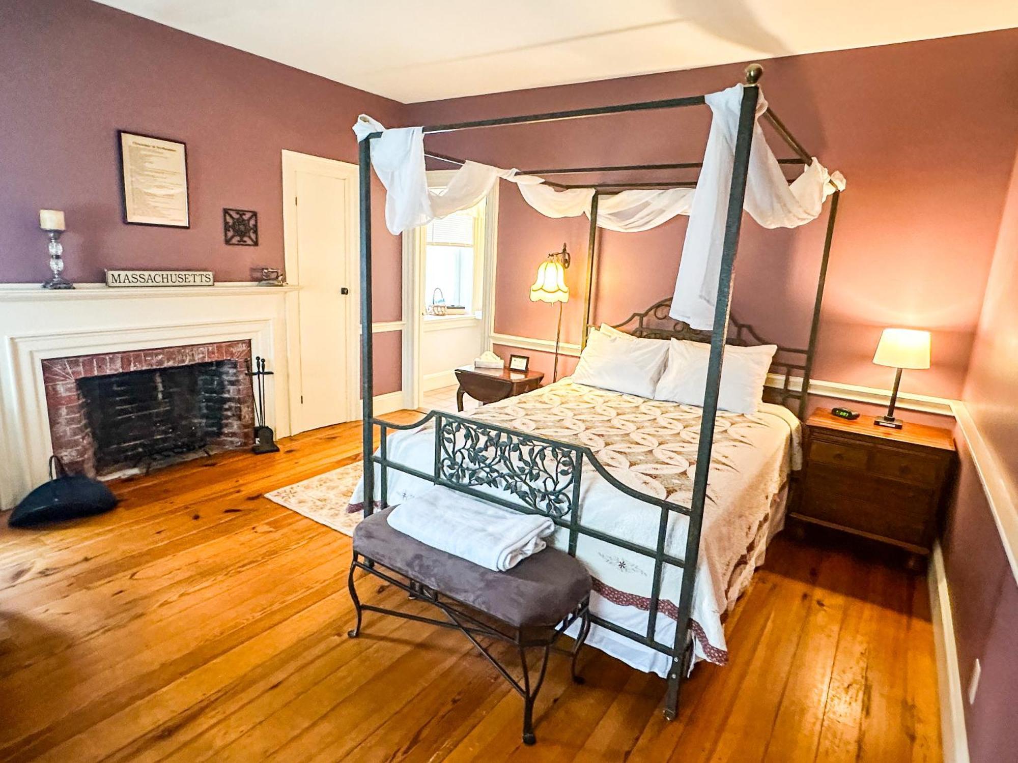 The Black Walnut Inn Amherst Luaran gambar