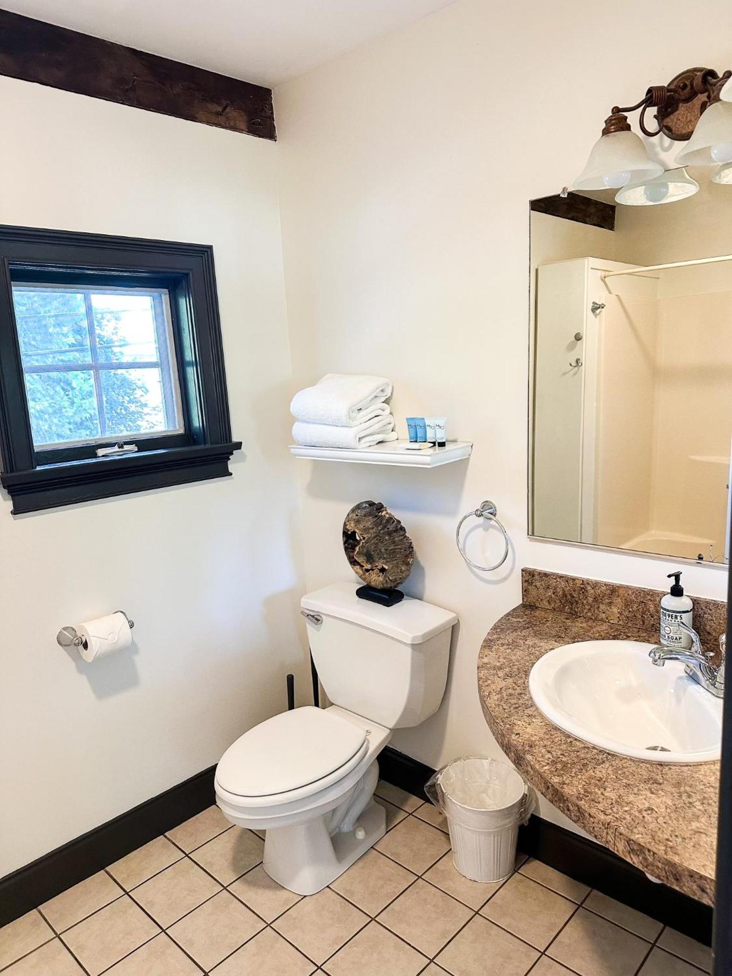 The Black Walnut Inn Amherst Luaran gambar