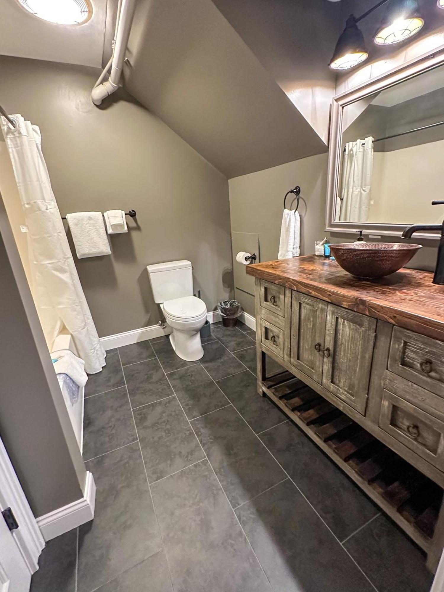 The Black Walnut Inn Amherst Luaran gambar