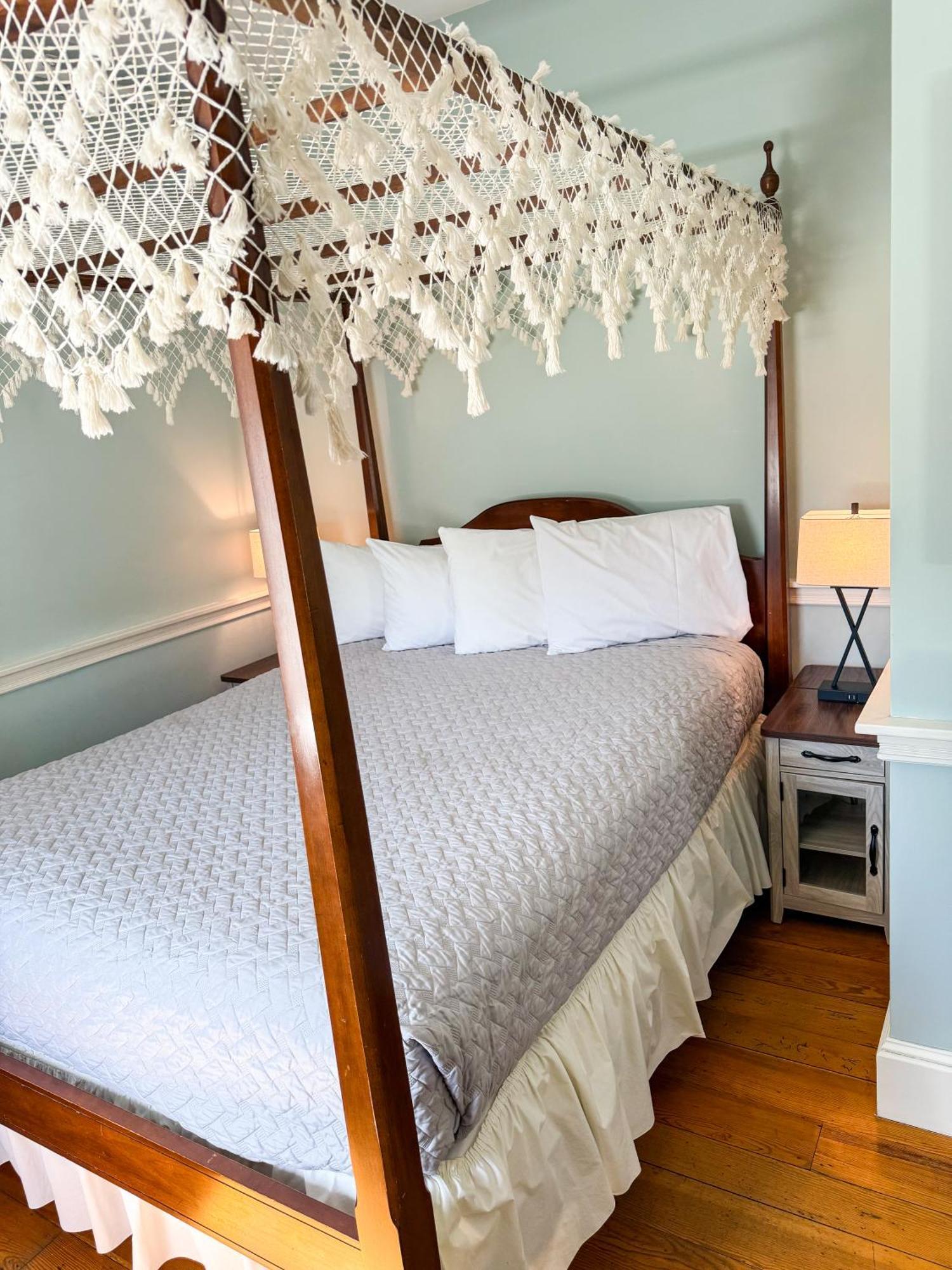 The Black Walnut Inn Amherst Luaran gambar